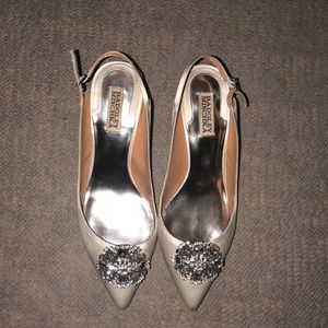 Badgley Mischka designer shoes small white heel